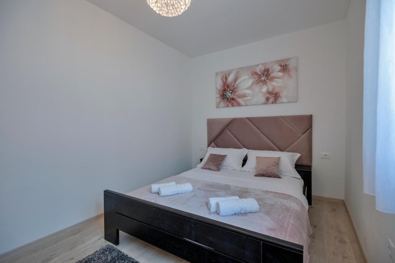 Luxury Apartment Makarska 2Min From Beach Eksteriør billede