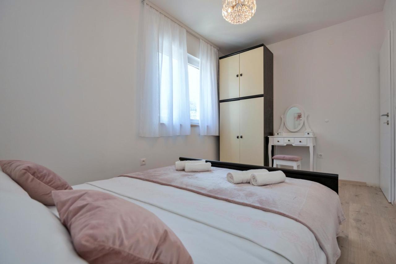 Luxury Apartment Makarska 2Min From Beach Eksteriør billede